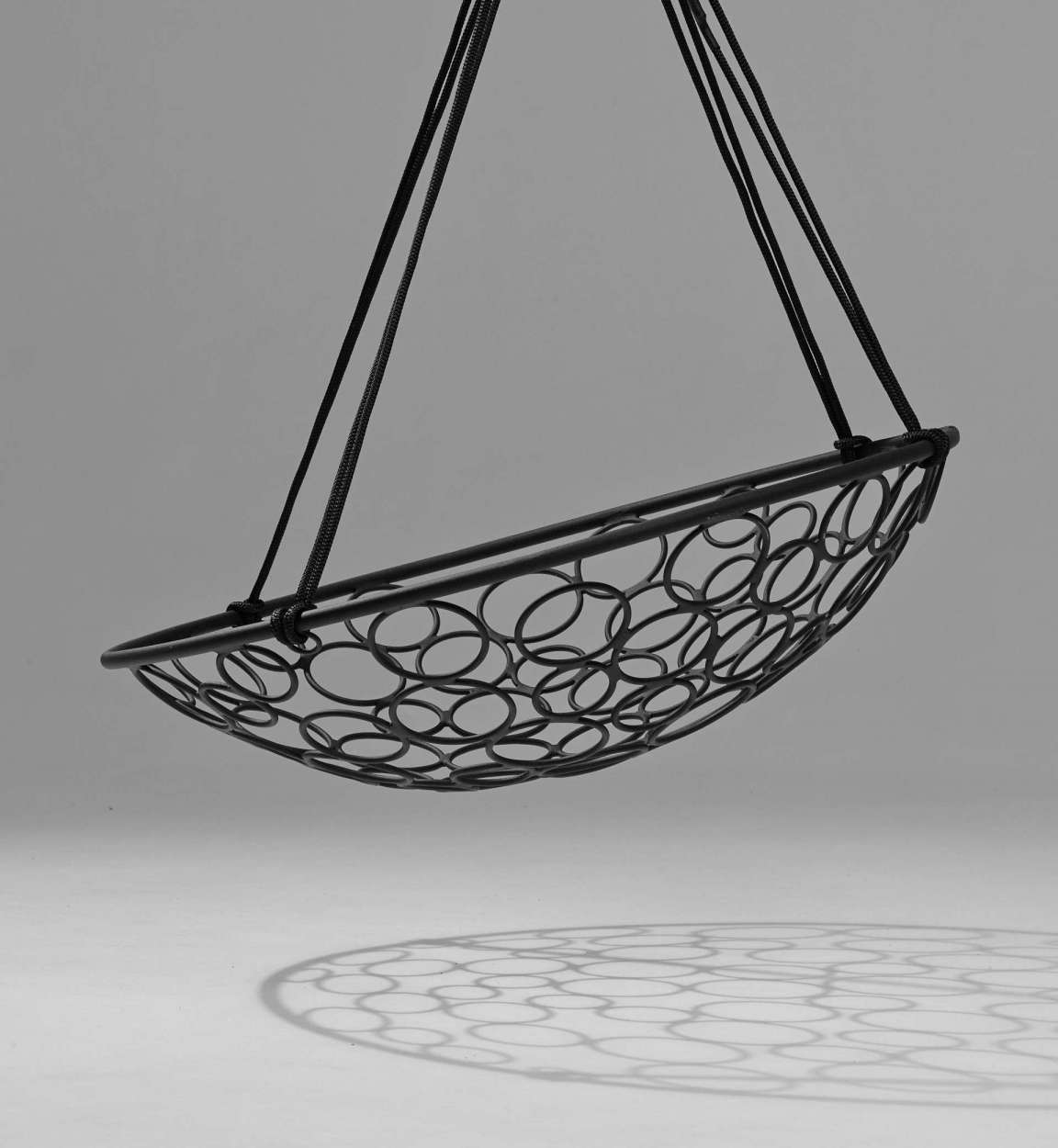 Modern Hanging  Basket Circle Swing For Your Home And Garden